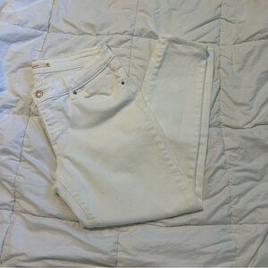 White Levi’s 711 Skinny Jeans